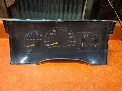 Chevy GMC Silverado Sierra 1995-1999 camión suburbano cuadro de instrumentos  Foto 1 de 4