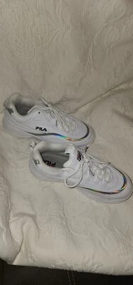 Fila Ray plateado holigráfico 9,5 ancho para mujer 5RM00534-103 blanco  Foto 1 de 4