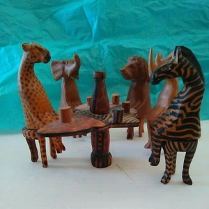 6 piece set Kenya Wooden Animals socializing around table - Picture 1 of 9