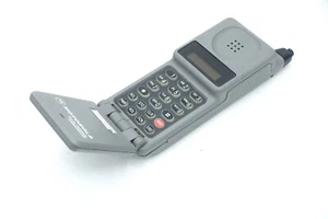Vintage Motorola 67416A Gray Flip Cell Phone No Battery - Tested - Picture 1 of 10