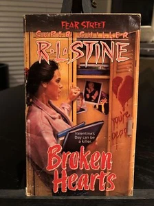 Fear Street Super Chiller Broken Hearts by R L Stine (1993) 1st Edition RARE OOP - Bild 1 von 4