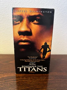 Remember the Titans - VHS - 2001 - Denzel Washington - Picture 1 of 3