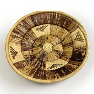 Large Uganda Basket Tray Handmade Banana Leaf Raffia Round 12 to 13 in Diameter - Picture 1 of 8