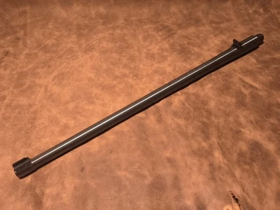 Ruger de fábrica - 10/22 - .22 LR - barril con miras - azulado - 18 1/2" - ligeramente usado  Foto 1 de 4