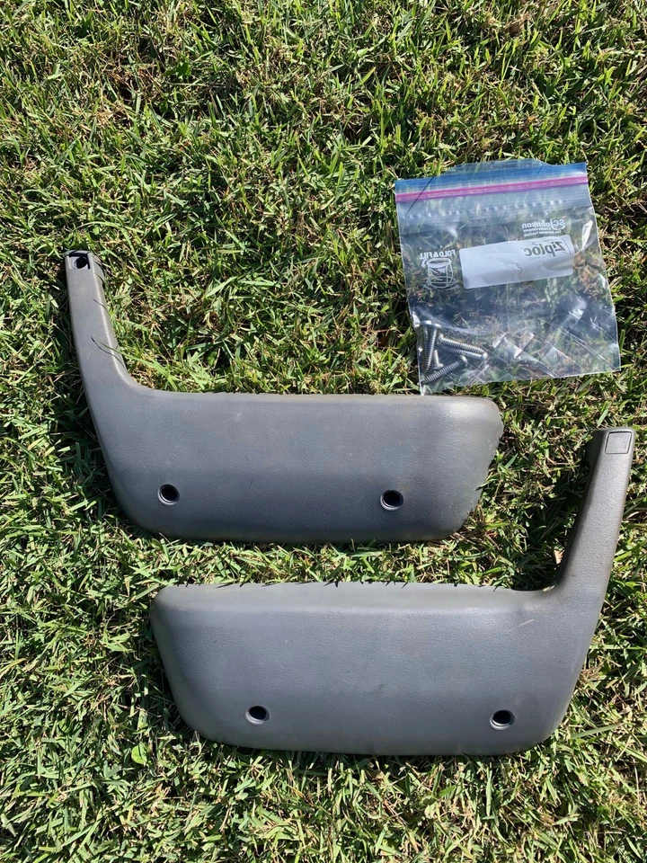 Reposabrazos Fiero - Lados del conductor y del pasajero OEM - Usado Foto 1 de 2