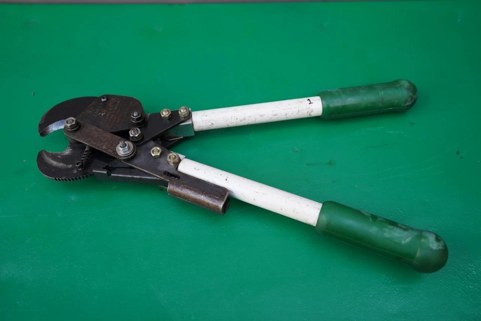 Cortador de cable de trinquete de alto rendimiento Greenlee 774 19-1/8 pulgadas Foto 1 de 1