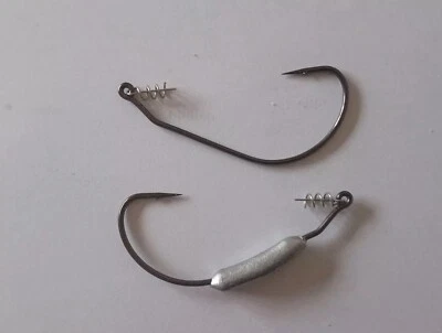 12 x weedless mixed (3 of each) Lure Fishing hooks Twistlock Sea Bass, Zander - Image 1 of 3