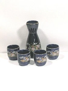 Set sake giapponese Heisei caraffa bottiglia con 4 tazze pavone blu bordo oro vintage - Foto 1 di 10