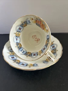 Queen Elizabeth Krönung 1953 Teetasse und Untertasse Foley Bone China England - Bild 1 von 8