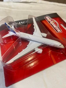 Majorette Diecast Model - Licensed Planes White Boeing 787-9 - Picture 1 of 1