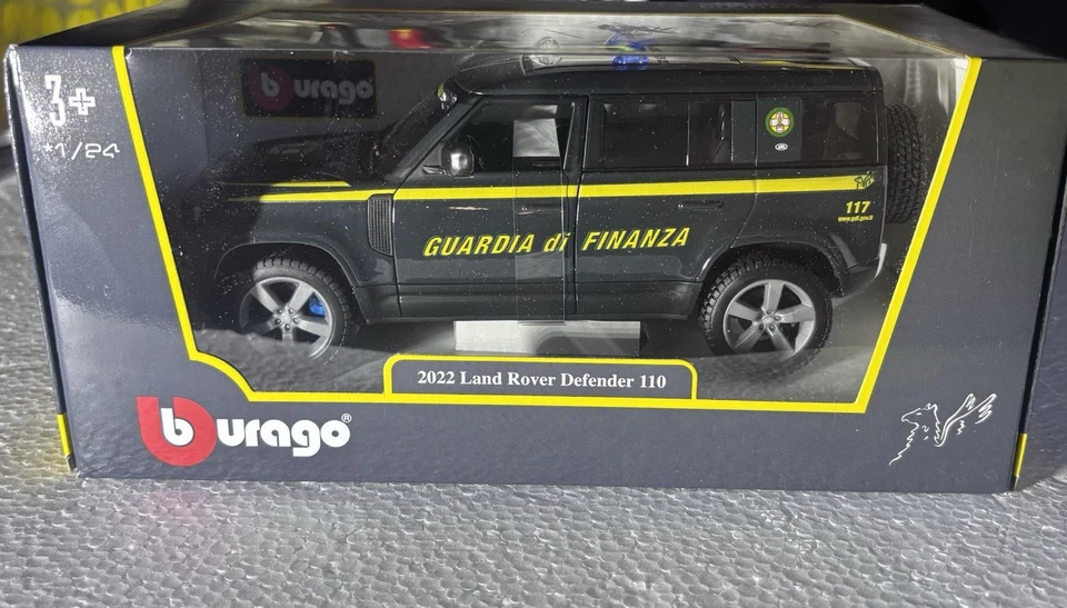 Bburago Land Rover Defender 1/24 Guardia Di Finanza  - Immagine 1 di 1