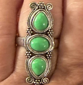 Silberfarbener Ring mit künstlichem Türkis - Bild 1 von 6