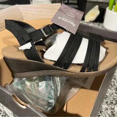 ¡Nuevo! Bearpaw viola cuña negra talla 7 Foto 1 de 4