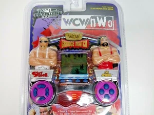 Tiger Electronics WCW Grudge Match Scott vs Rick Steiner 1999 gioco portatile NUOVO - Foto 1 di 7