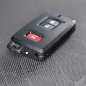 Matte Black Aluminum Key Fob Case Trim For Toyota Tacoma 2016-2022 US - Picture 1 of 9