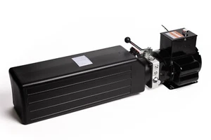 Maxim AC Auto Hoist, Single Acting: .6 Flow, 3.5 gallon Poly Tank, 2500 PSI - Picture 1 of 6