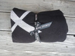 VICTORIA'S SECRET BLACK & PINK HEART SUPER SOFT FLEECE BLANKET THROW 50x60 NWT - Picture 1 of 3