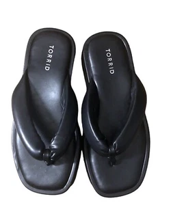 Chanclas plataforma punta cuadrada tórrida negras 8 WW - Imagen 1 de 5