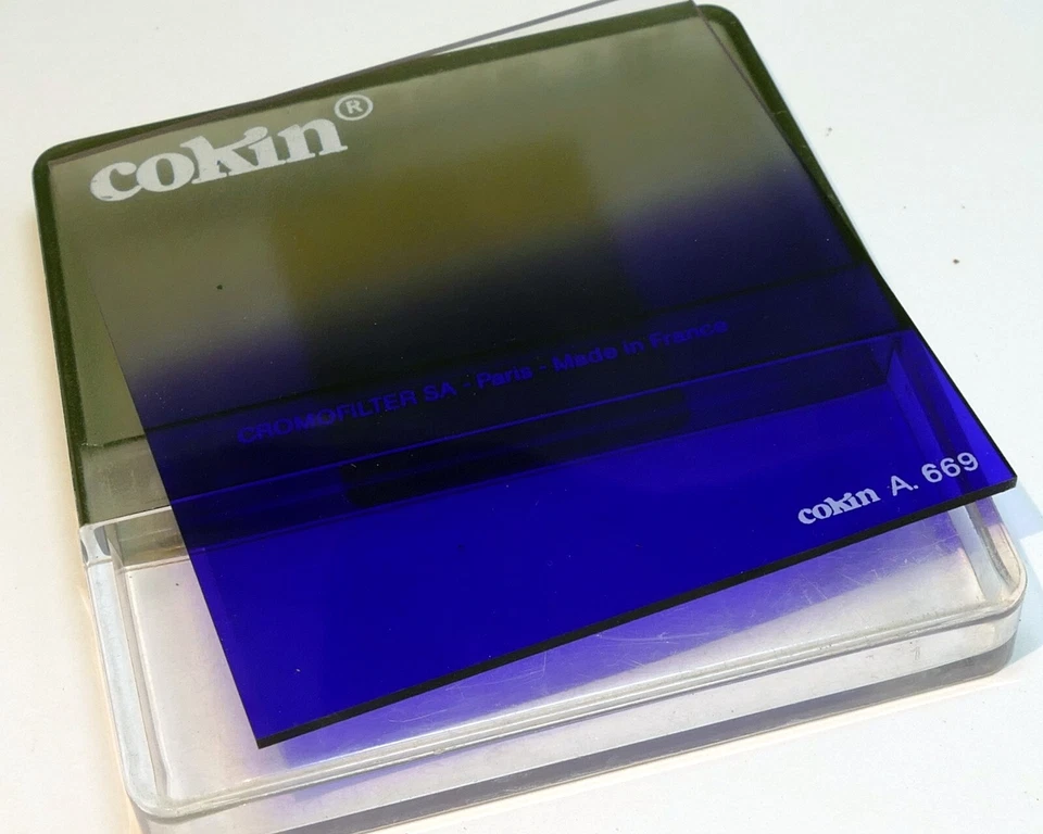 COKIN A669 Gradual Fluorescent Mauve M2 A  series 67X67mm small square graduated - Image 1 of 4