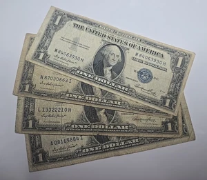 1935 E - SILVER CERTIFICATE $1 BLUE SEAL DOLLAR BILL CIRCULATED (LOT OF 4) - Picture 1 of 11