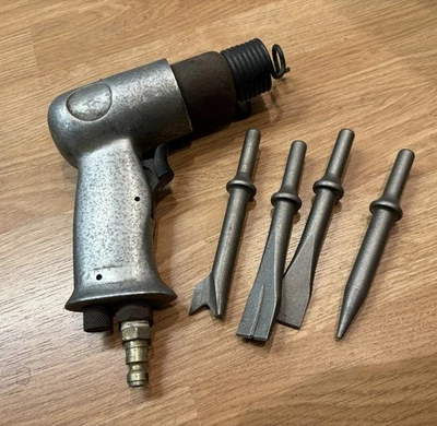 VTG CENTRAL PNEUMATIC MEDIUM BARREL AIR IMPACT HAMMER 4 AIR CHISELS ATTACHMENTS - Image 1 of 4