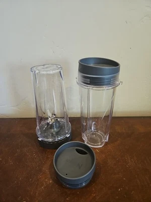 2 Ninja Blender Single Serve Cups BL780 BL770 BL660 BL663 BL740: 1 Blade 2 Lids - Image 1 of 4