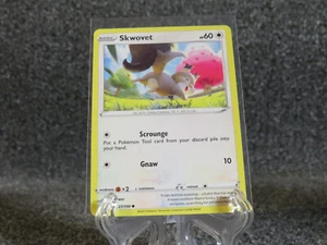 Pokemon:Skwovet - SWSH06: Chilling Reign  - Picture 1 of 2