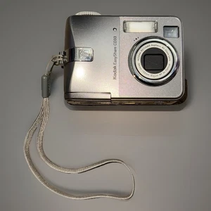 Kodak EasyShare CD33 3.1MP 34-102MM Objektiv Digitalkamera - Silber mit Tasche getestet - Bild 1 von 5