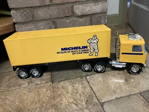 Rare Nylint Michelin Tires 61104-5491 Vintage Made in USA 21" GMC 18-WHEELER - Picture 1 of 24