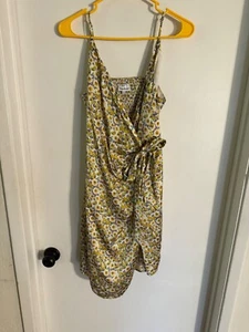 Women "Heartloom”yellow,floral multicolored sleeveless wrap dress. Size L - Picture 1 of 2