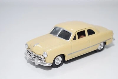 A51 1:43 ERTL FORD COUPE 1948 CREMA QUASI COME NUOVO - Immagine 1 di 4