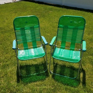 2 Vintage Green Vinyl Jelly Tube Folding Lawn Chair Beach Deck Patio Retro - Picture 1 of 10