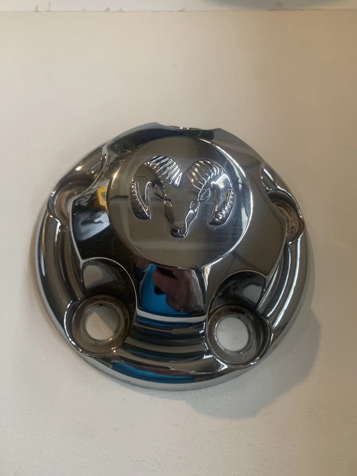 Центральный колпак колеса фургона грузовика 94-03 Dodge 1500 Ram от оригинального производителя 52038267 хромированный пластик - Изображение 1 из 4