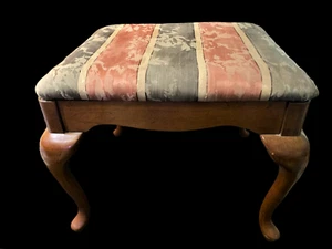 American Drew Cherry Queen Anne Upholstered Ottoman - Picture 1 of 4