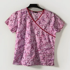 Just Love Scrub Top Size Large Pink Ribbon Breast Cancer - Picture 1 of 3