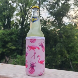 Botella/lata de cerveza Koozie Coozie reutilizable ultra delgada Pink Flamingo y piñapple - Imagen 1 de 5