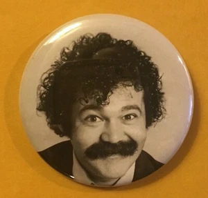 Avery Schreiber Botón Pin Back Insignia Partido Juego Show Doritos Años 70 Comediante - Imagen 1 de 2