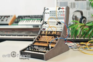 Korg Volca Quadro Stand Holder tier Rack Stand Bass Sample Beats Keys Fm MDF - Picture 1 of 8