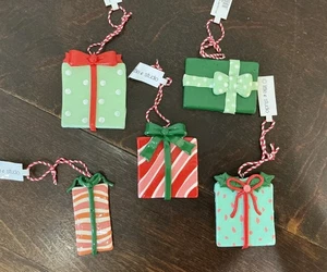 Neu mit Etikett 5er-Set Cozy Clay 3 Zoll Geschenkbox Ornamente kreative Koop Little E Studios - Bild 1 von 7