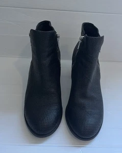 Django Juliette Womens Sz 38 Black Textured Leather SENATE Zips Block Heel - Picture 1 of 5