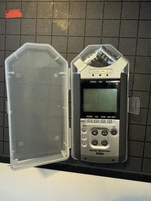 Zoom H4n Handy Digital Recorder w/ Case And  32 GB SD Card - Image 1 of 3