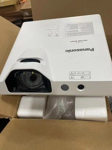 Panasonic PT-TW371RU LCD Projector - NEW in box - Picture 1 of 6