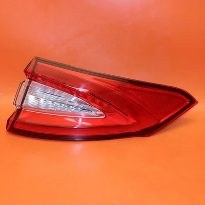 MASERATI LEVANTE LUZ TRASERA PASAJERO DERECHO 2017 2018 2019 2020 670106832 LED Foto 1 de 4