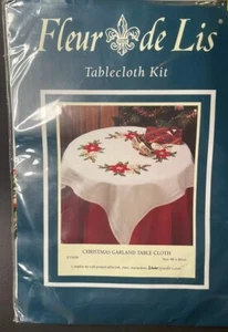 Kit de Mantel Guirnalda de Navidad Bordado Vintage Vacaciones NOS Fluer De Lis - Imagen 1 de 10