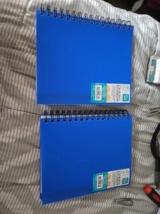 2 bolígrafos + engranajes polietileno 5 sujetos regla universitaria 150 hojas 6,75" x 8,26" - Imagen 1 de 4