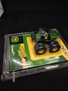 Monster Treads John Deere ERTL Green Tractor - Picture 1 of 6