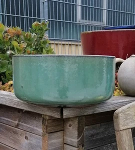 NEU! Große Pflanzschalen ø 38 cm aus winterfesten Steinzeug grün glasiert - Bild 1 von 4