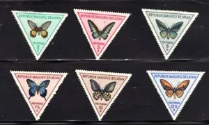 República Maluku Selatan ~ 6 estampillas triangulares ~ mariposas ~ como nuevas con bisagras - Imagen 1 de 1