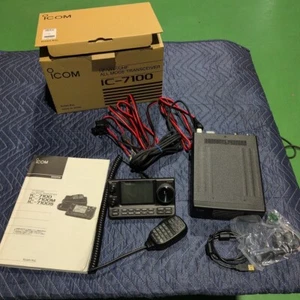 Icom IC-7100 all mode Ham Radio Transceiver Działający - Zdjęcie 1 z 9