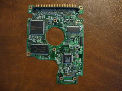 IBM IC25N020ATCS04-0 PN:07N8325 MLC:H32687 ( 07N9084 H32624A) 20gb 2.5" IDE PCB - Image 1 of 1